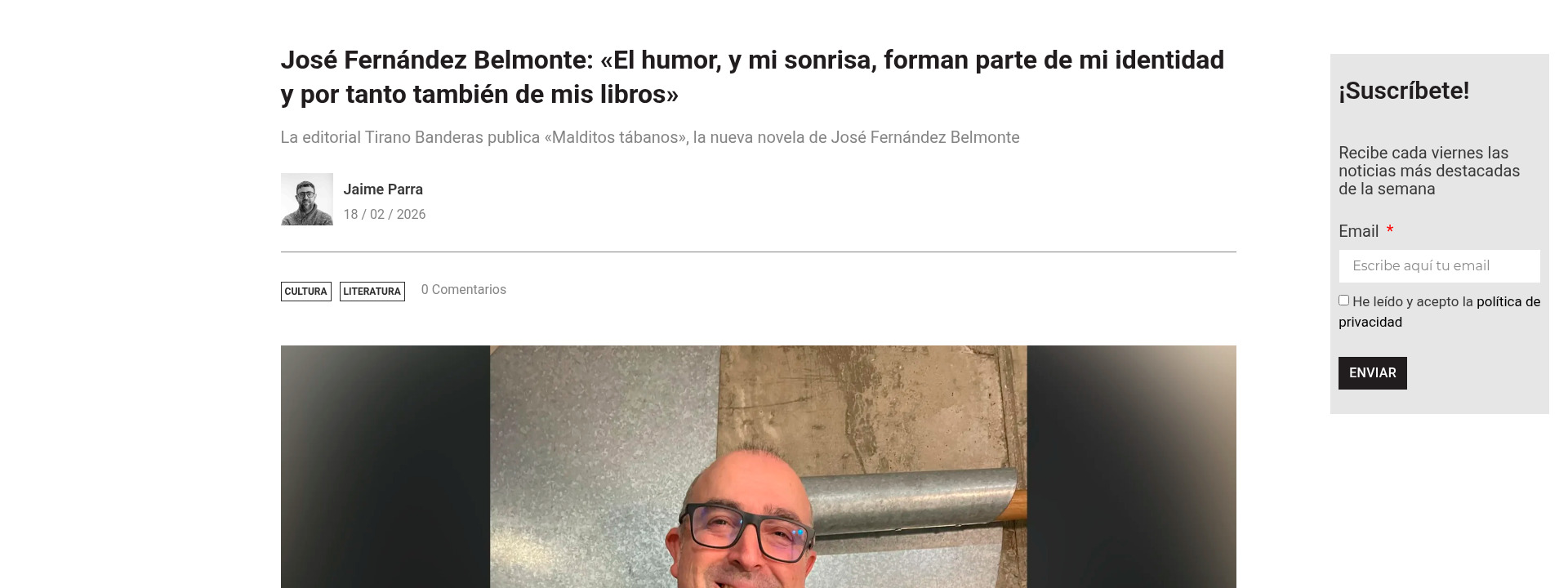 «El humor, y mi sonrisa, forman parte de mi identidad y por tanto también de mis libros»